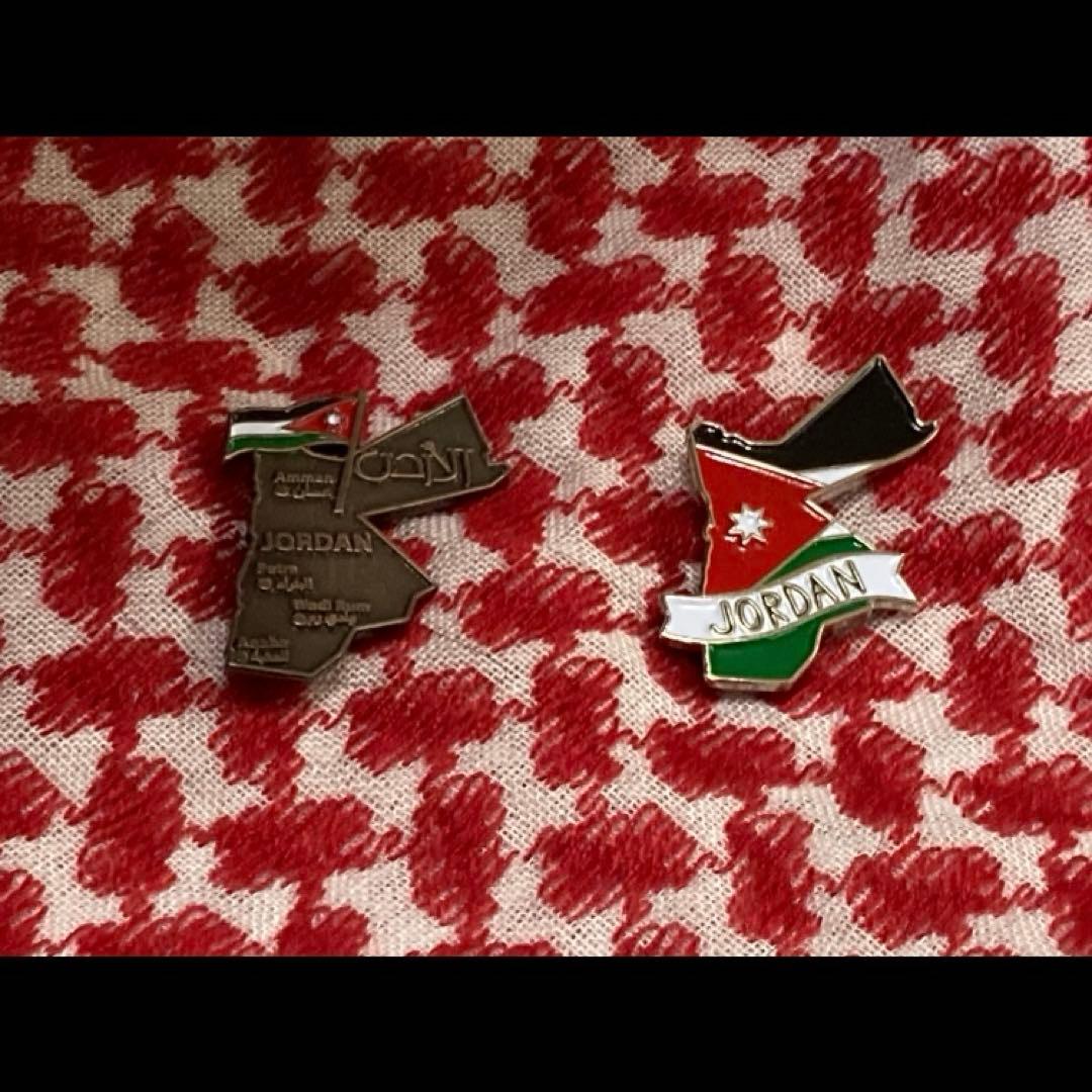 万博 ヨルダンパビリオン マグネット式ピンバッジ 2つ - メルカリ