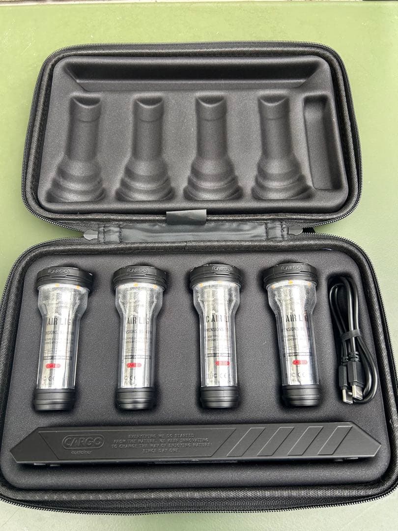 AIR LIGTH CARGO CONTAINER 4本 充電器ケースセット