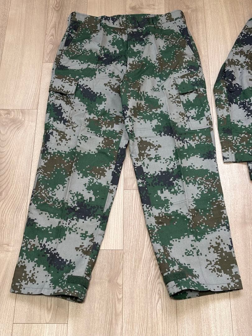中国軍 人民解放軍 PLA 実物 官給品 07式 林地迷彩 作戦服 - メルカリ