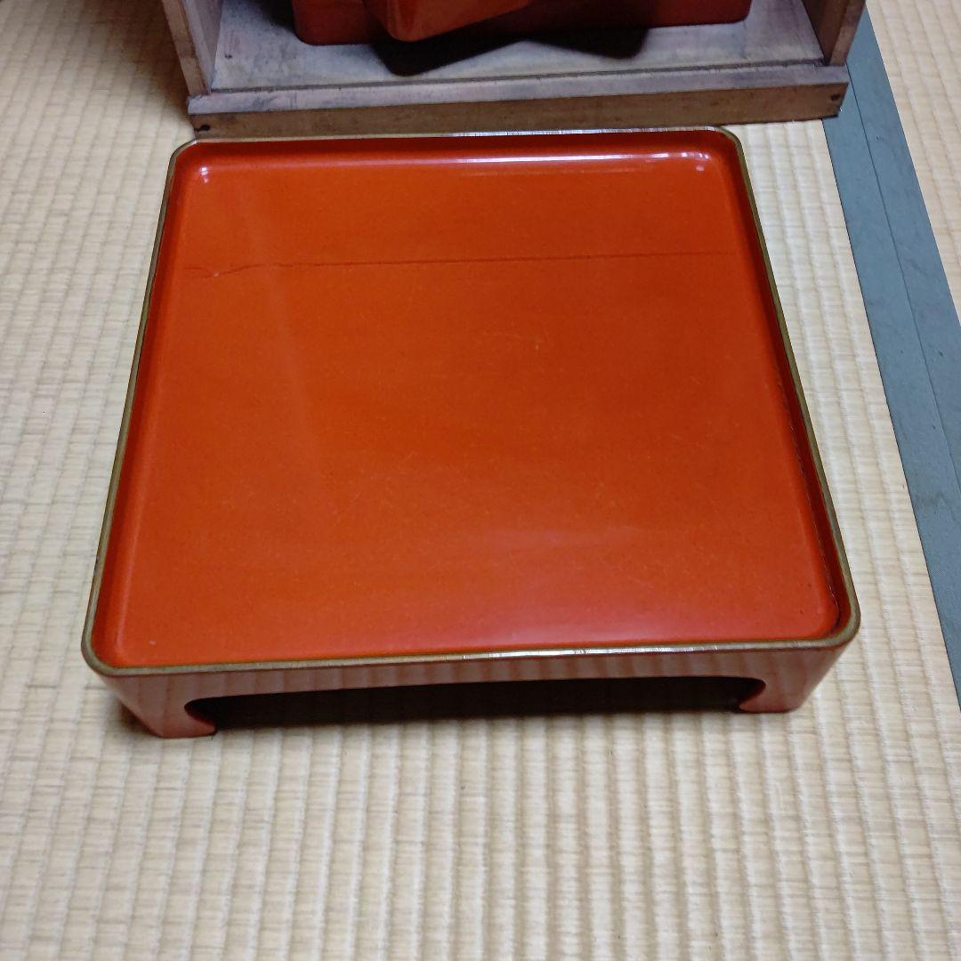 オレンジ色の漆器製膳16枚収納箱