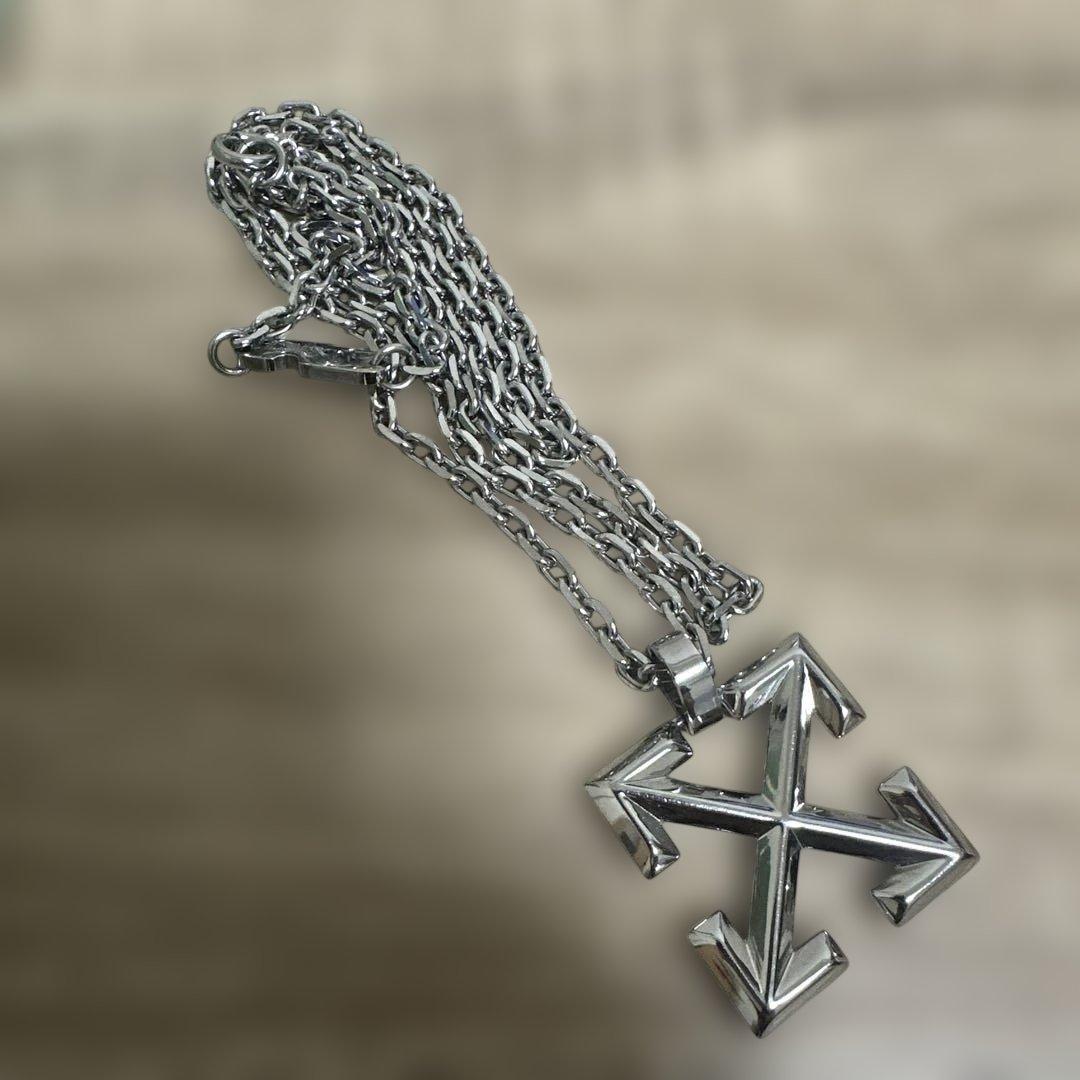 Off-White シルバー クロスネックレス