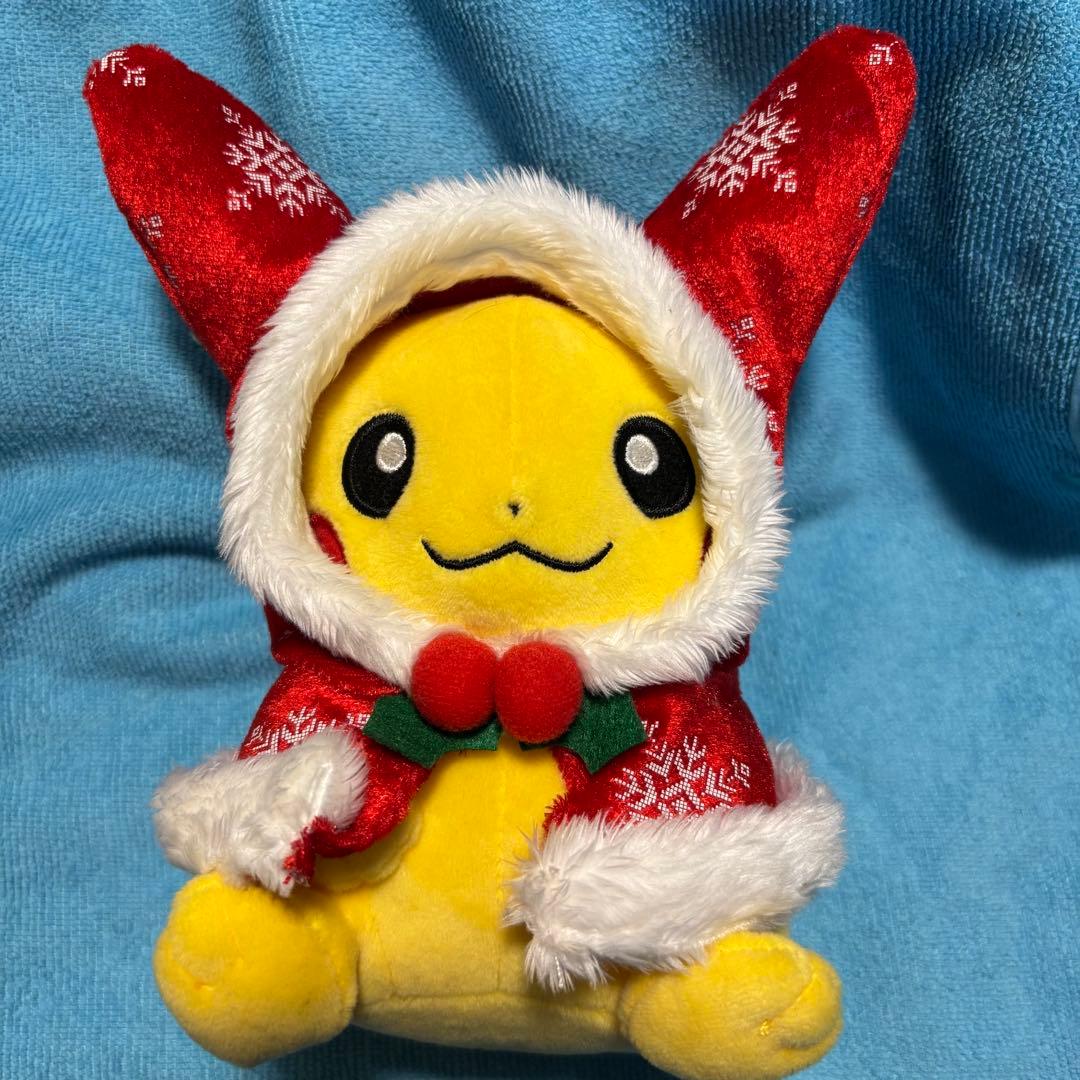 ポケモンセンター製のピカチュウ クリスマスぬいぐるみ - Amazon.co.jp