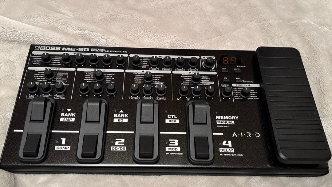 【極美品】 BOSS ME-90 ギター用マルチエフェクター