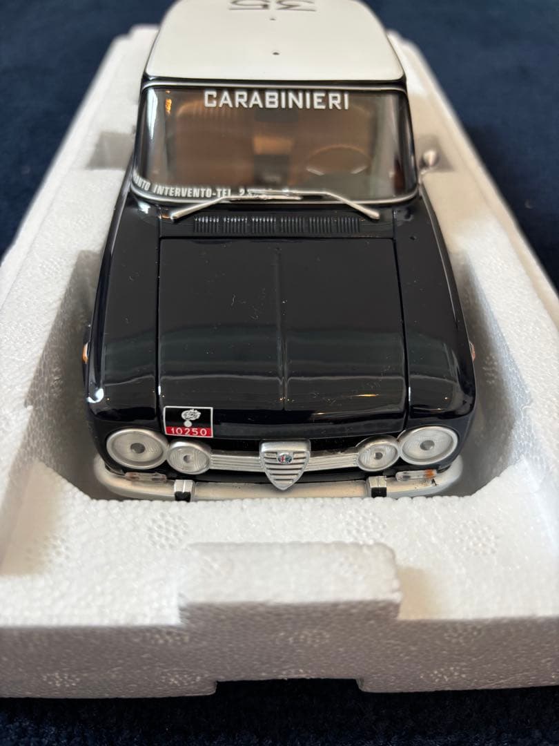 PMA製 アルファロメオ ジュリアCARABINIERI 1970 1/18