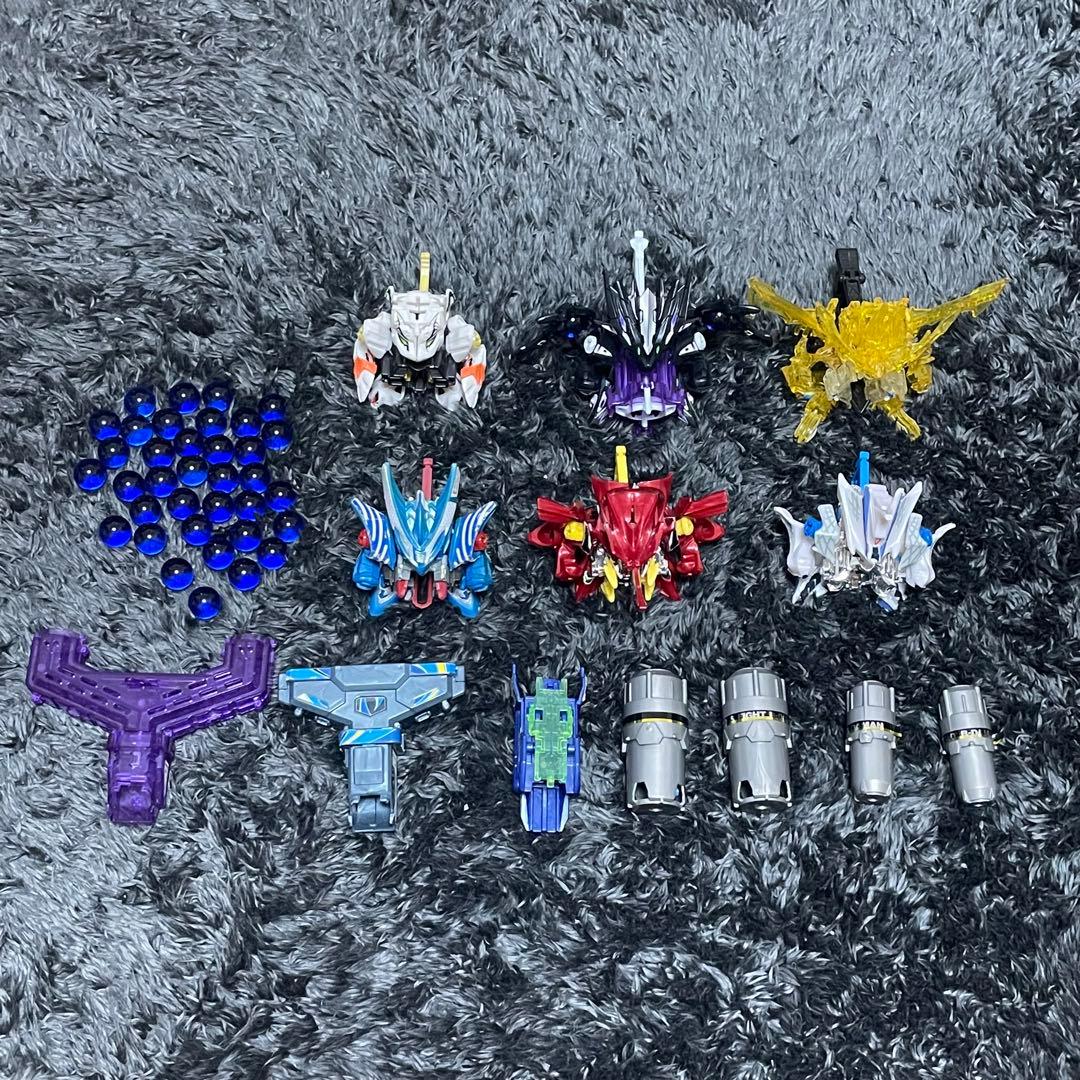 【送料込】【まとめ売り】クロスファイト ビーダマン 6体 ビー玉付き