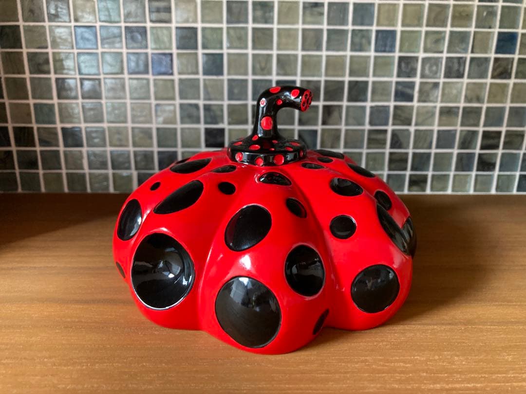 美品】草間彌生 『NAOSHIMA RED PUMPKIN』直島限定 オブジェ - メルカリ