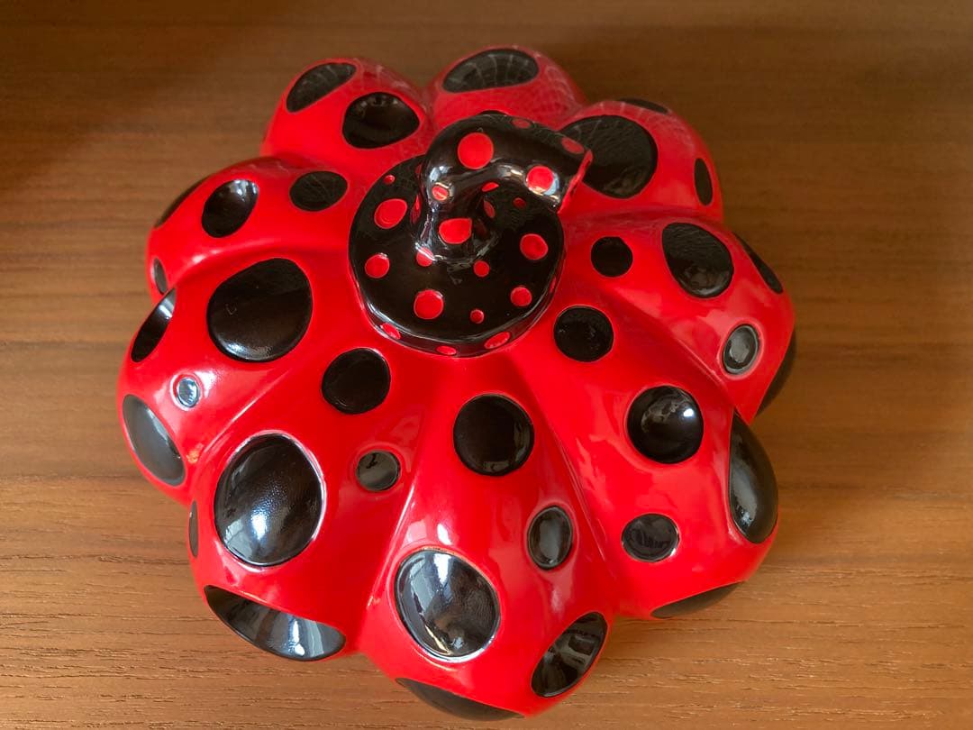 美品】草間彌生 『NAOSHIMA RED PUMPKIN』直島限定 オブジェ - メルカリ