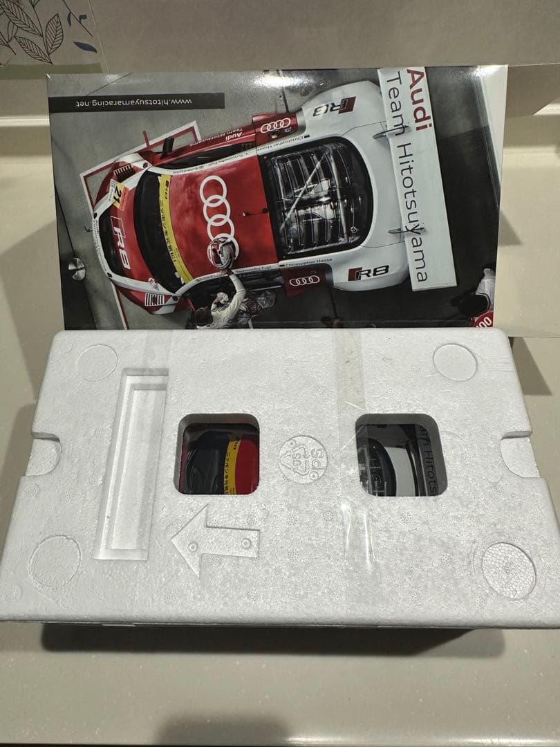 Audi R8 ヒトツヤマレーシング1:18 スーパーGT 2014 新品未開封