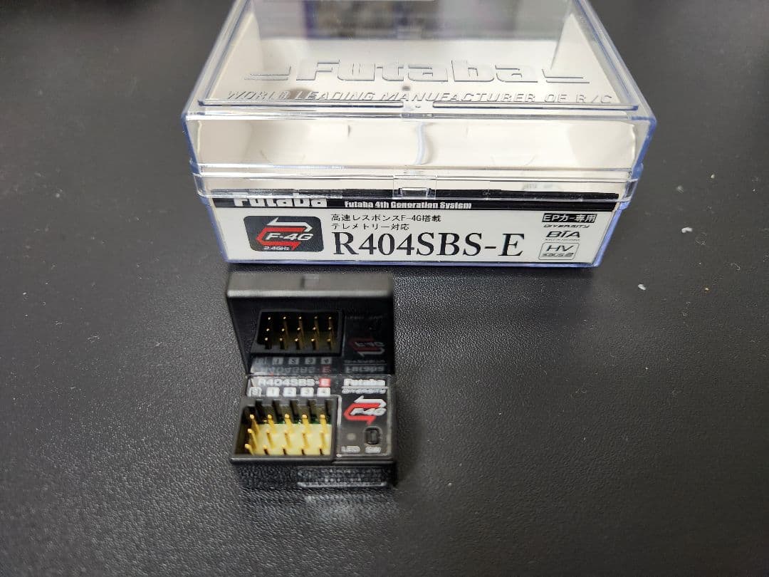 FUTABA R404SBS-E 受信機 Amazon | 双葉電子工業 RECEIVER R404SBS-E (JPN) (カー用F-4G方式