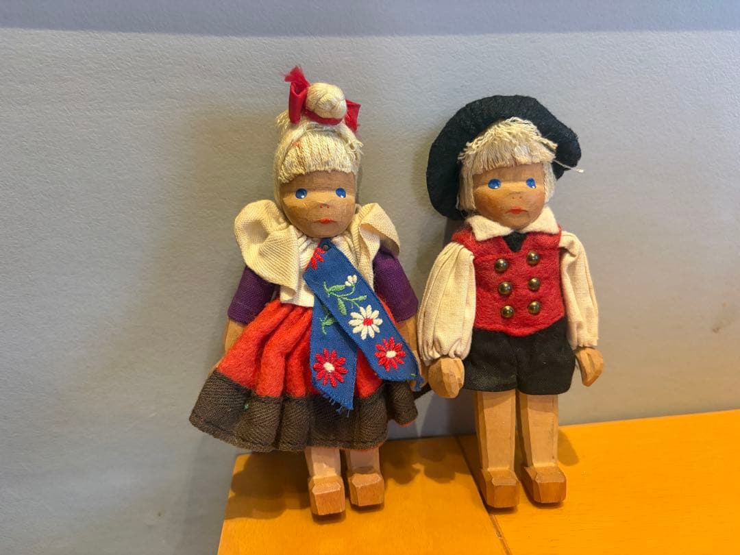 ハーン社　ドイツ　木製　ostheimer ドールハウス　人形　女の子　民族衣装