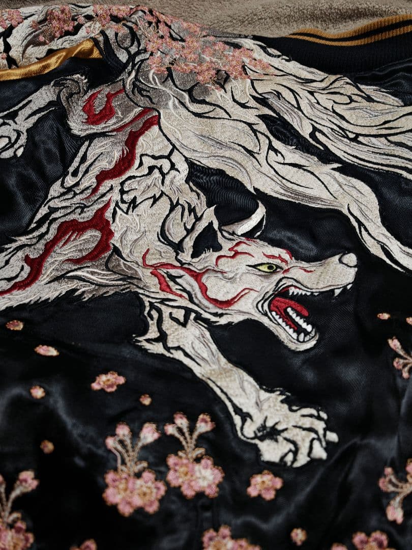 絡繰魂 2面用 狼桜 日本限定 スカジャン vintage レーヨン - メルカリ