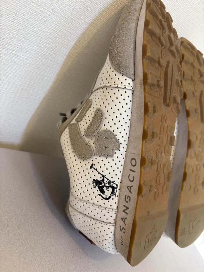 にゅ～ず MOMBRANDALISEDスニーカー バンクシー - メルカリ