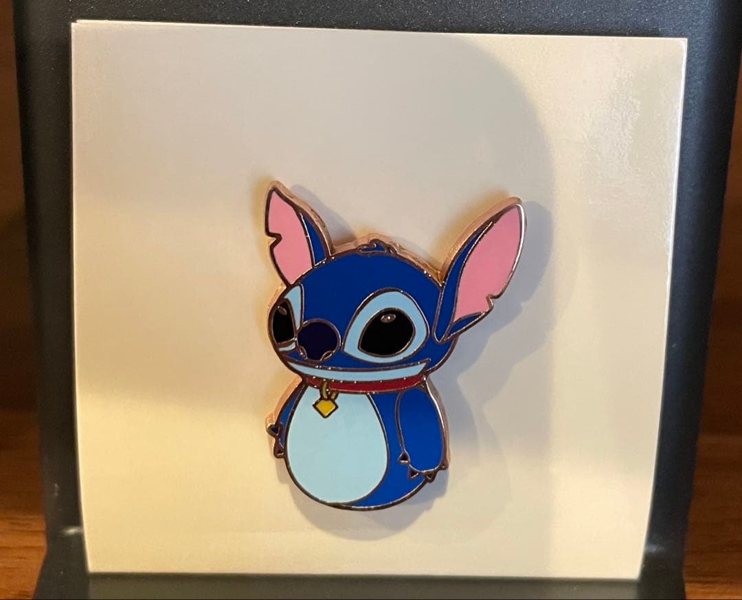 m*e様 ディズニーストア PALS ピンズ スティッチ 未使用品