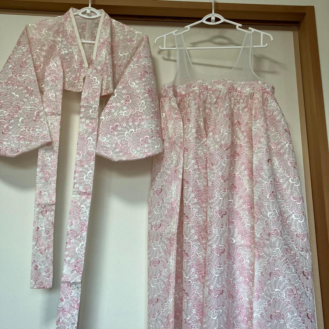チマチョゴリ　淡いピンク色　総レース柄　韓服