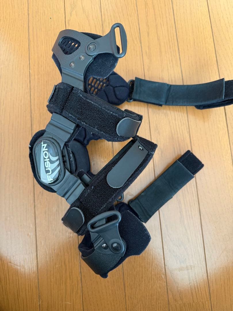 BREG Fusion 膝用サポーター ブラック