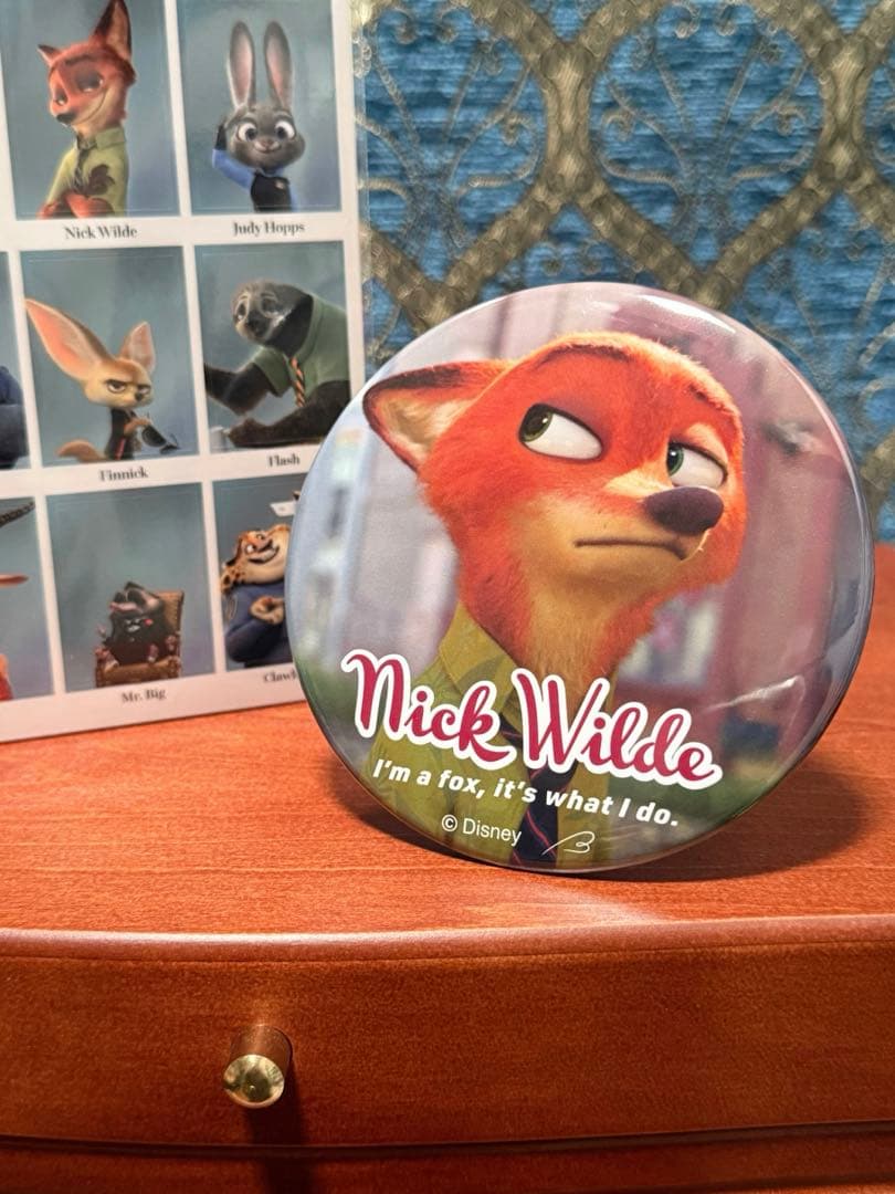 ズートピア ディズニー 缶バッジ 大きい ニック スタンド シークレット