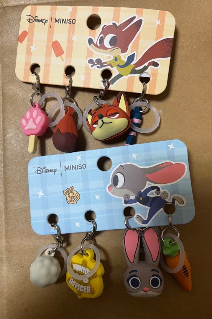 MINISO ズートピア めじるし アクセサリー チャーム 2種セット - メルカリ
