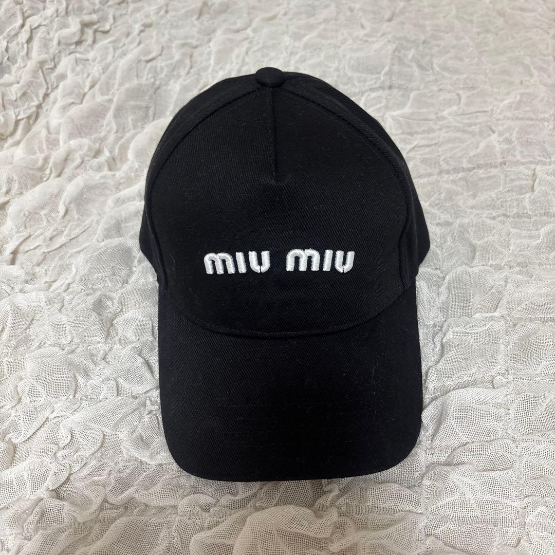 miumiuキャップ