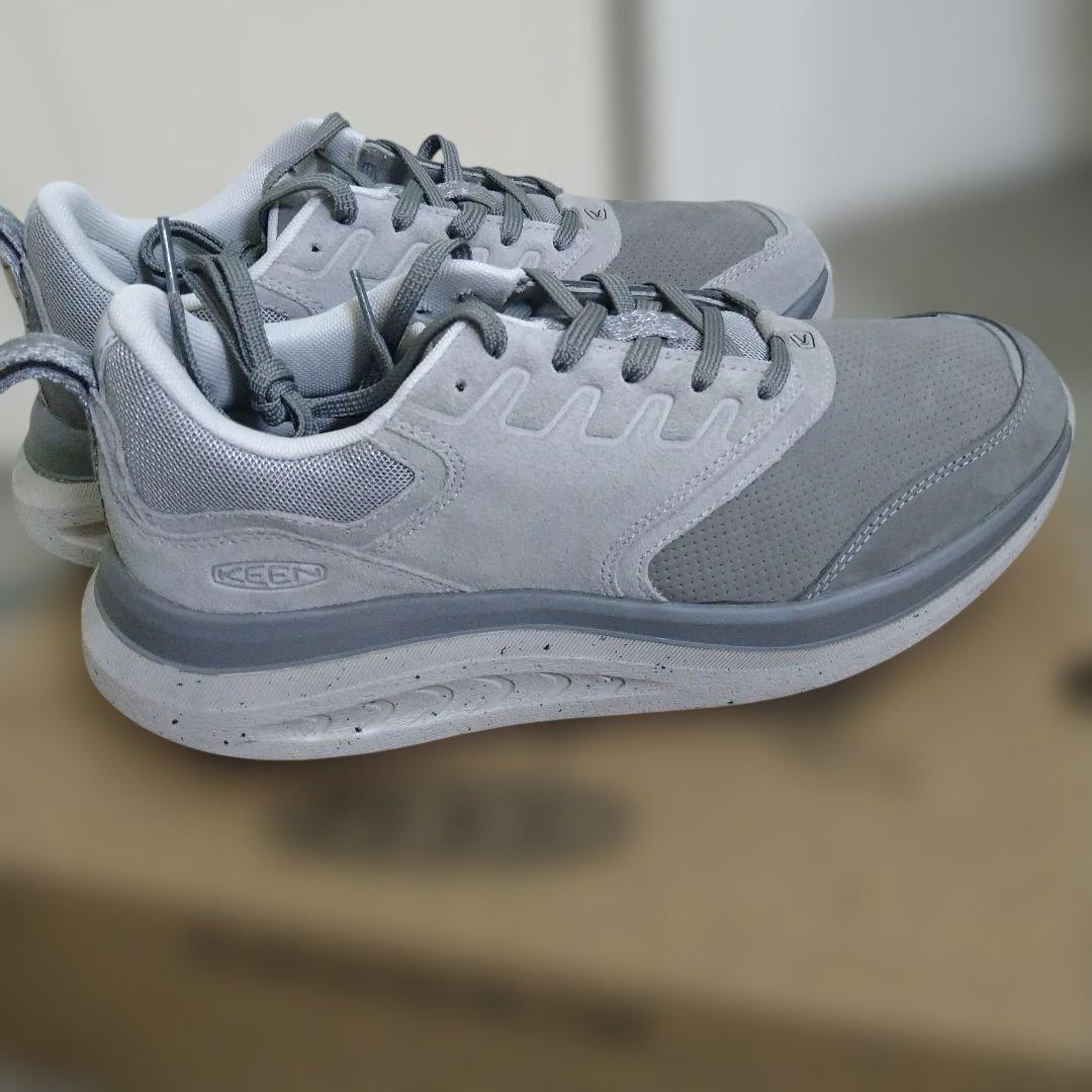 KEEN グレー スニーカー