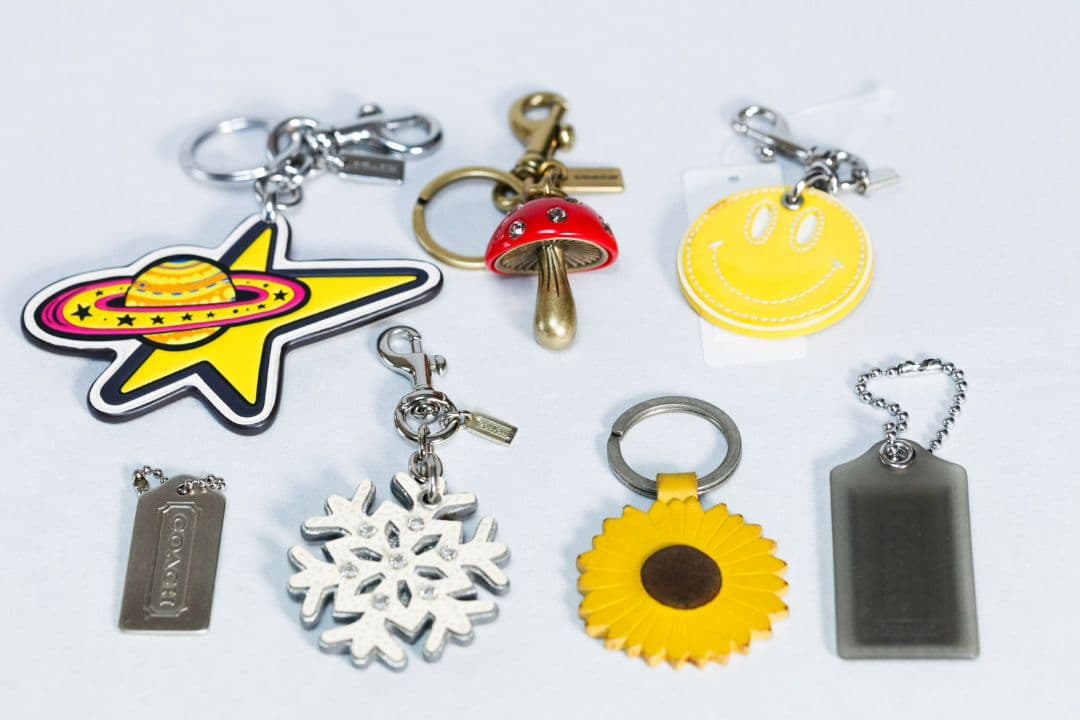 美品コーチ 多様なデザインのキーホルダー7点セット 楽天市場】コーチ キーホルダー ブランド メンズ 栓抜き 鍵 チャーム