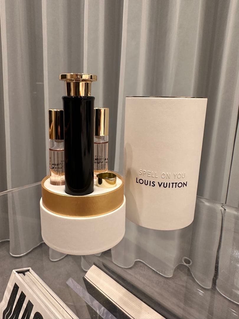 LOUIS VUITTON SPELL ON YOU 香水　トラベルセット