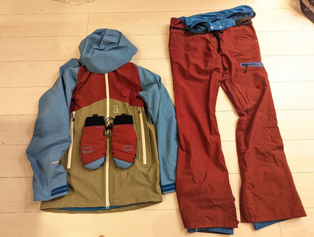 REW スノーボードウェア