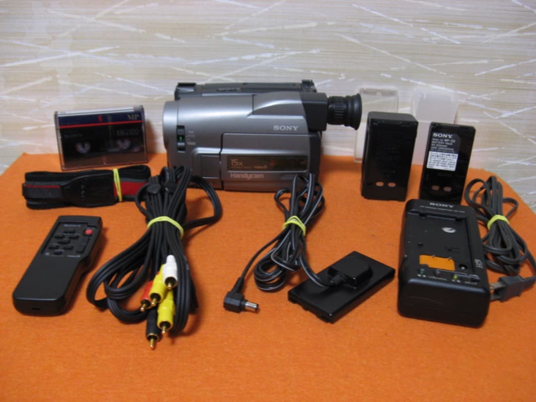 動作OK❗️☆SONYの液晶8ミリビデオカメラ・CCD-TRV20