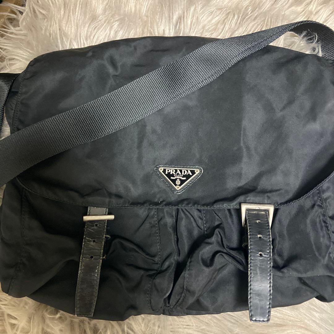 y*屋様 PRADA ブラック メッセンジャーバッグ