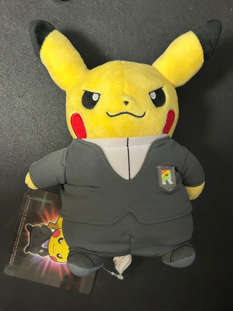 ボスごっこピカチュウ ぬいぐるみ ロケット団 サカキ タグ付き - メルカリ