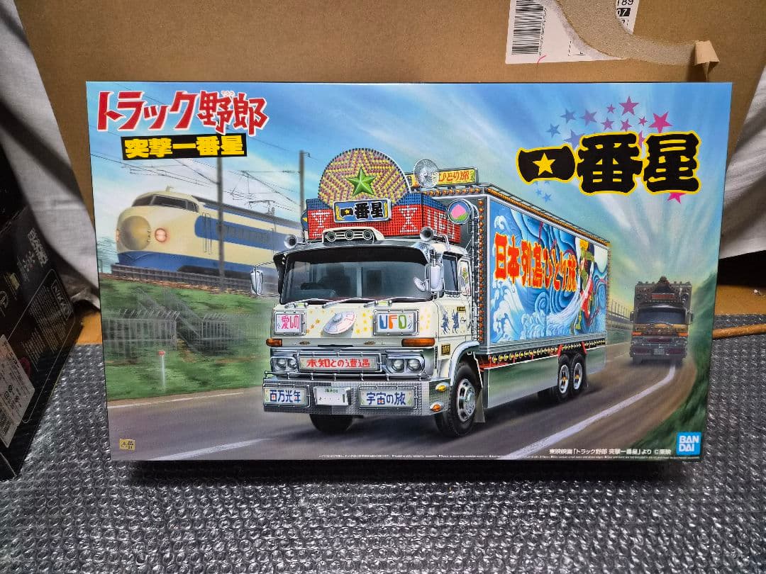 アオシマ　1/32 トラック野郎　突撃一番星　未組立品 アオシマ 1/32 トラック野郎 No.03 一番星 突撃一番星 | ウエサカ模型店