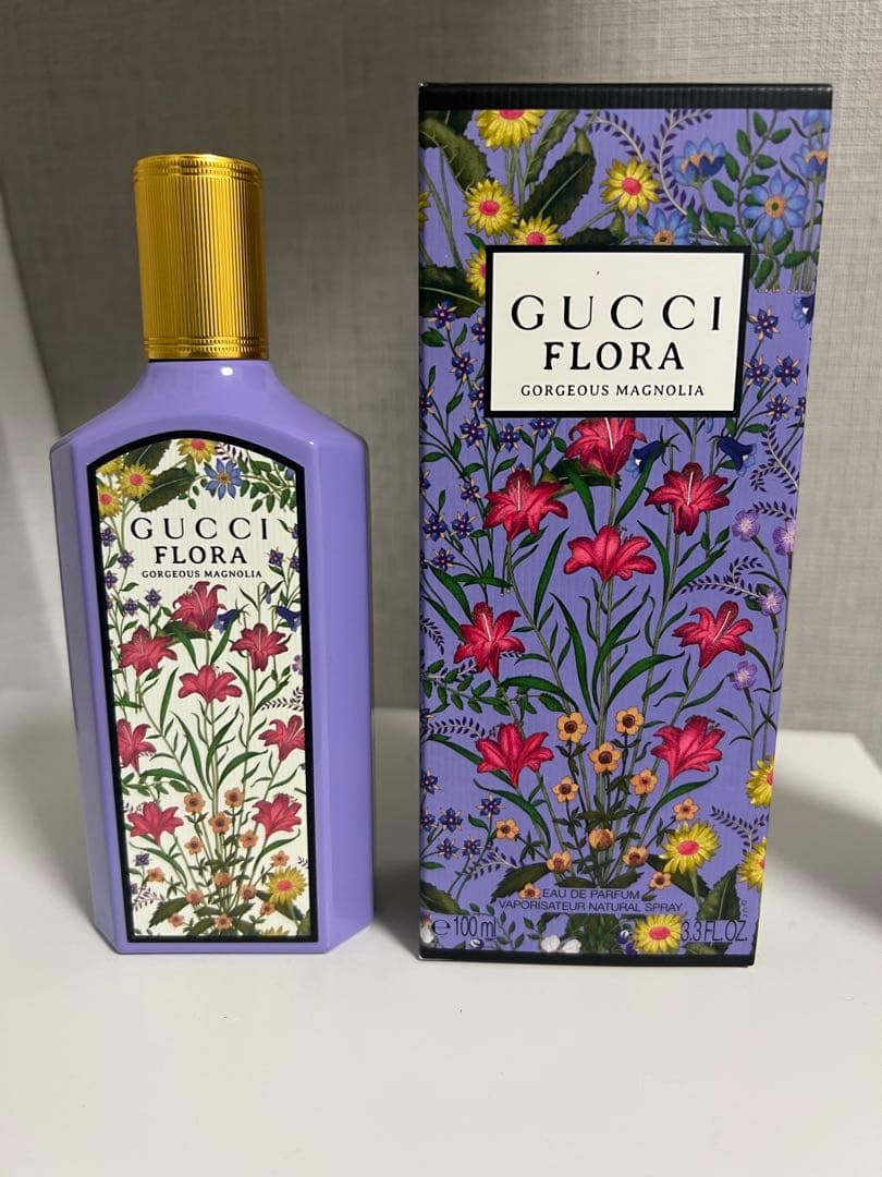 GUCCI FLORA ゴージャスマグノリア　オードパルファム　ポーチ付き