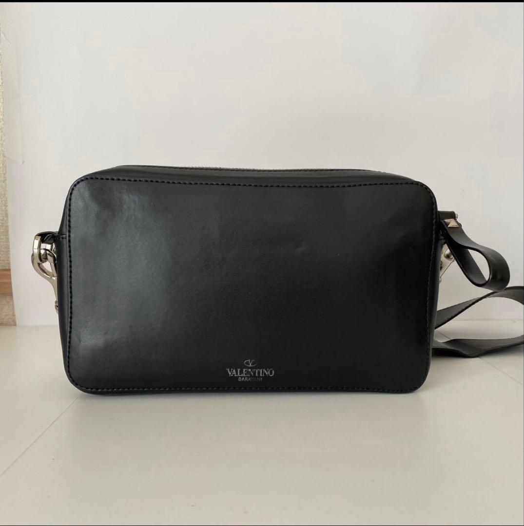 VALENTINO ブラック レザー ショルダーバッグ - メルカリ