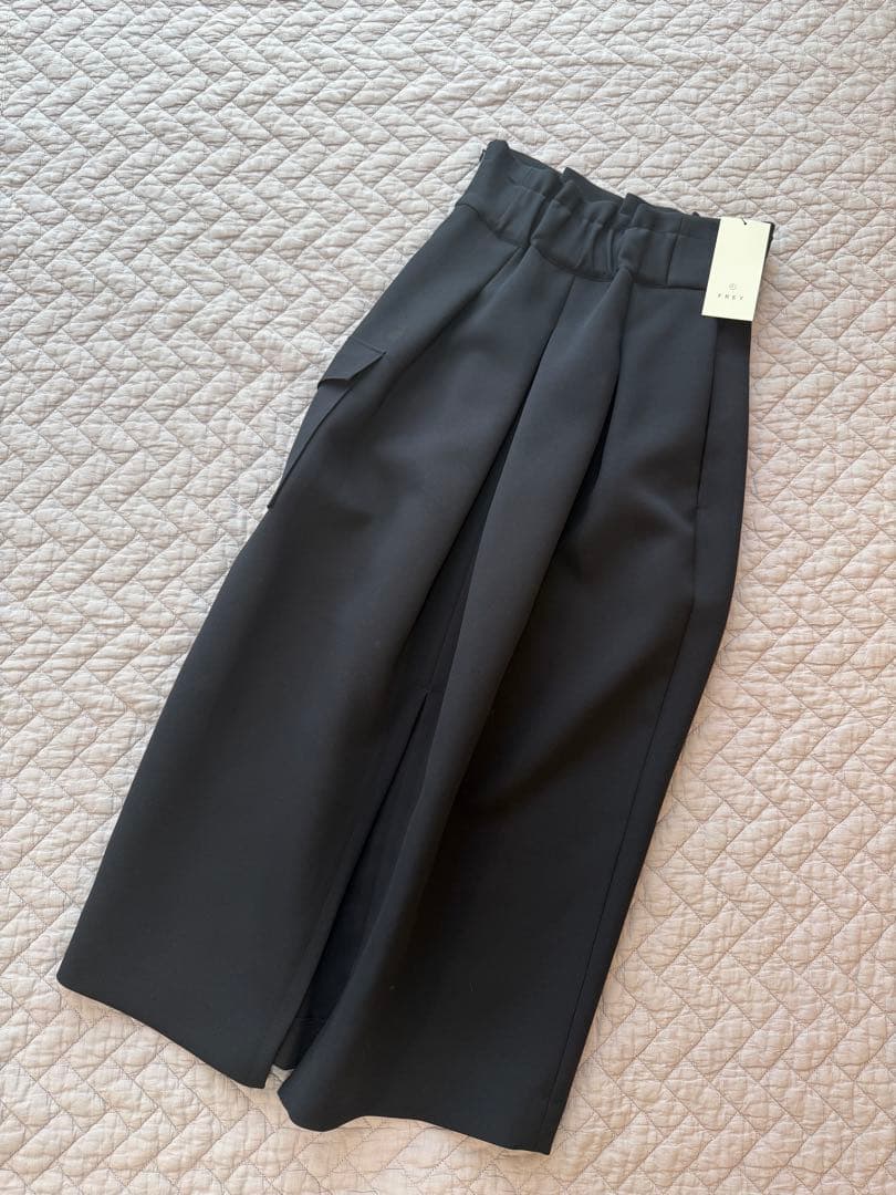 新品タグ付き FREY イージーコクーンスカート S ネイビー - メルカリ