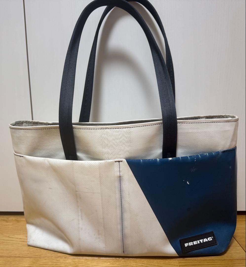 F560 STERLING FREITAG ホワイト／ネイビー