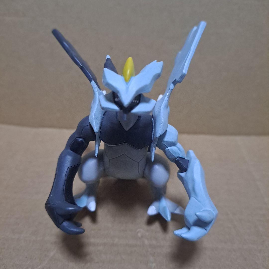 1/40スケール ブラックキュレム フィギュア 立体ポケモン図鑑 キュレム