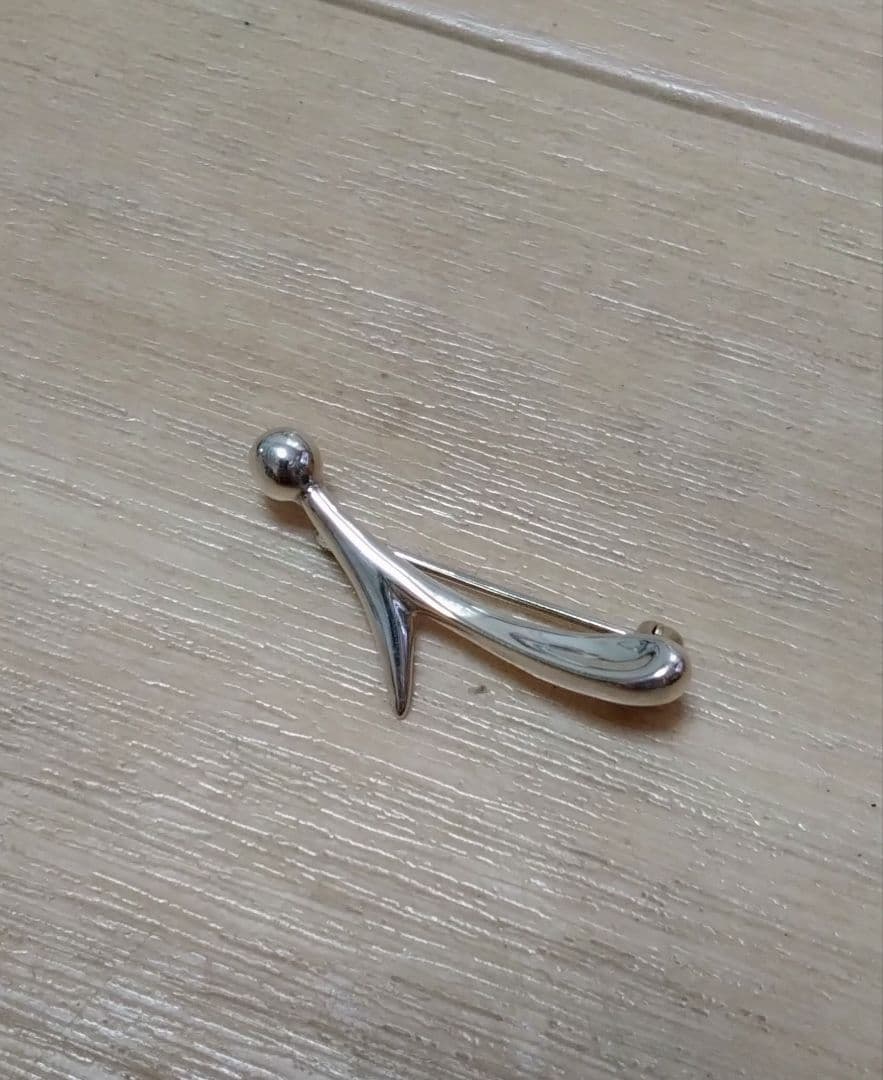 Tiffany＆Co ティファニー イニシャルブローチ アルファベット i