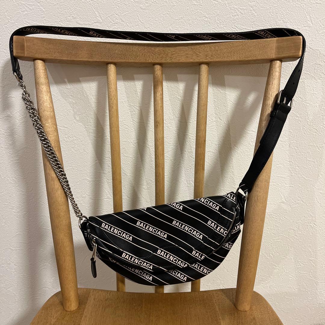 BALENCIAGA ボディバッグ ブラック ストライプ バレンシアガ ボディバッグ アディダスコラボ スリーストライプ 721841