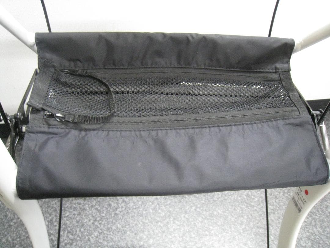 イコットエア 安寿 軽量 歩行器 歩行車 軽量 3.9kg 折りたたみ