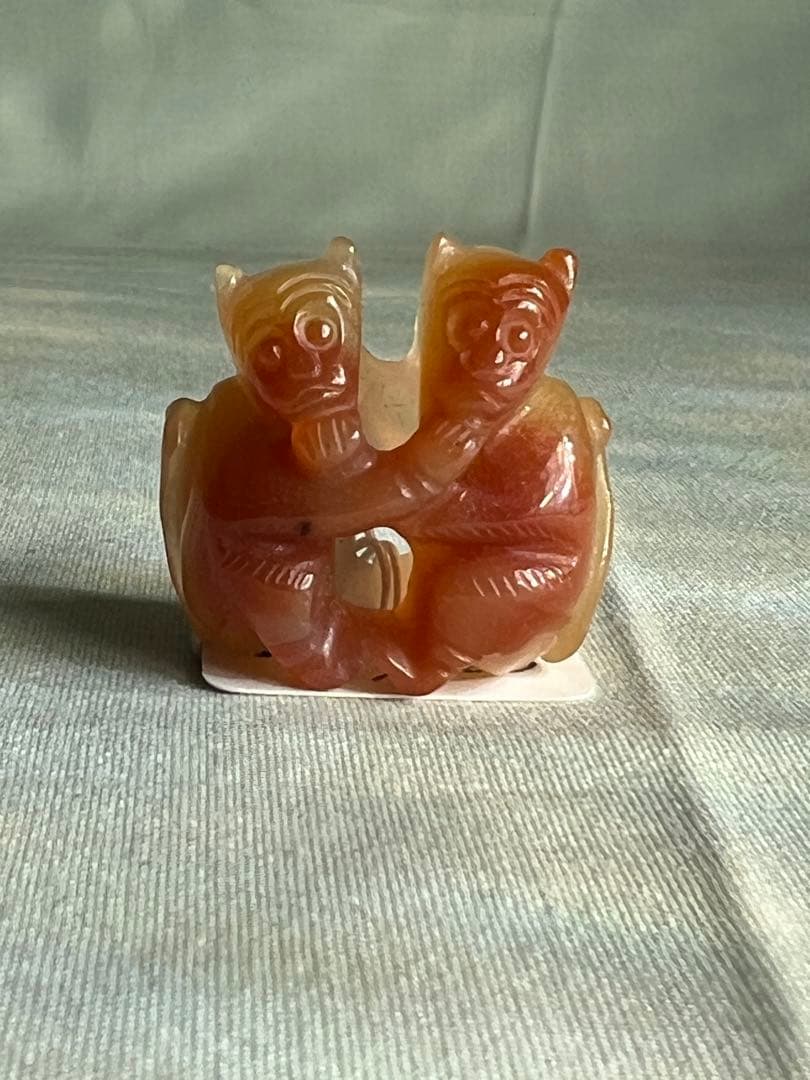 瑪瑙（メノウ）精彫 猿 置物 - メルカリ