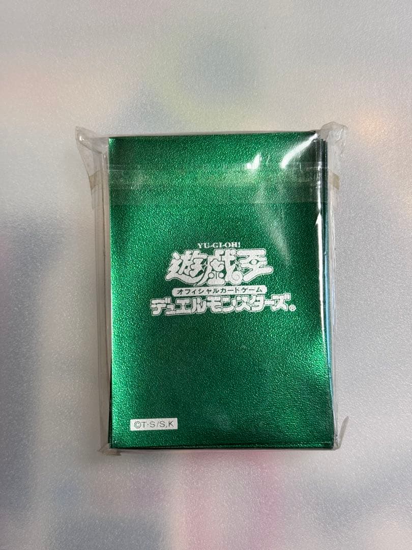 遊戯王 初期ロゴ メタリックグリーン 緑 公式 スリーブ 50枚 未使用値下げ可