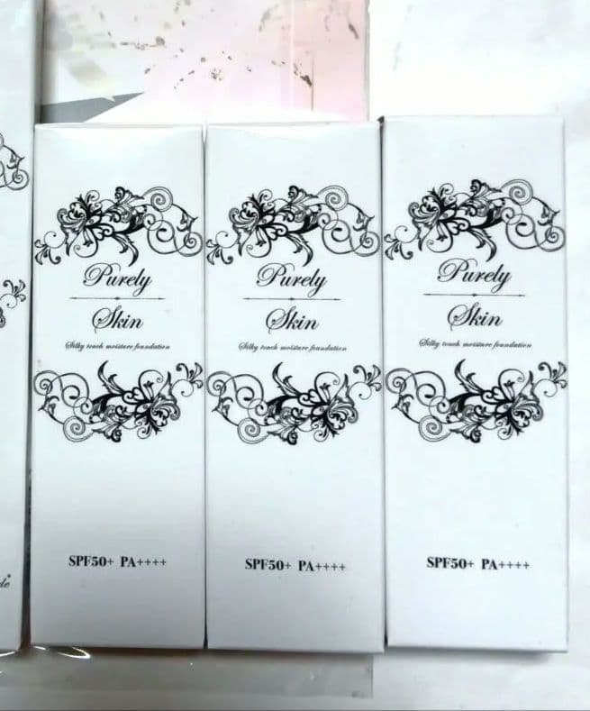 ピュアリースキン　リキッドファンデーション