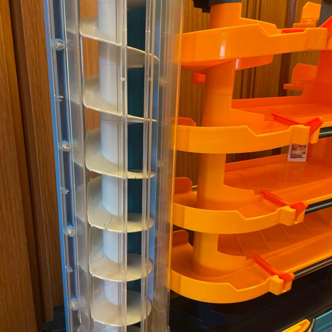 廃盤 BIGトミカビル スパイラルエレベーター 30台 電池いらず 中古品