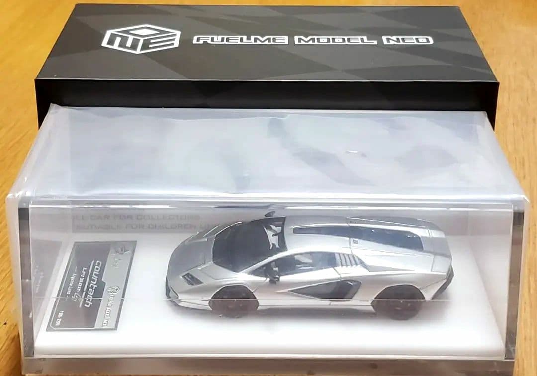 fuelme 1/64　ランボルギーニ カウンタック LPI 800-4
