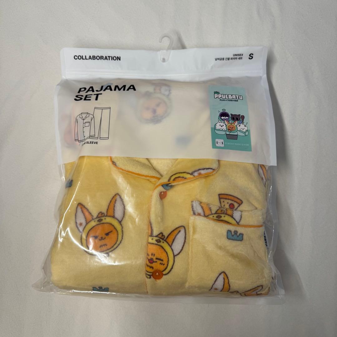 SPAO ファンチュンパジャマセットアップ Keep it simple. The hoodie that goes with every move. mens model