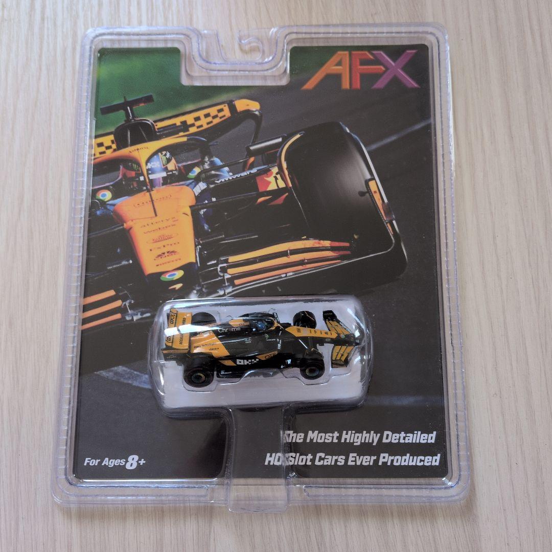 はんぎょ　AFX McLaren #81 HOスロットカー