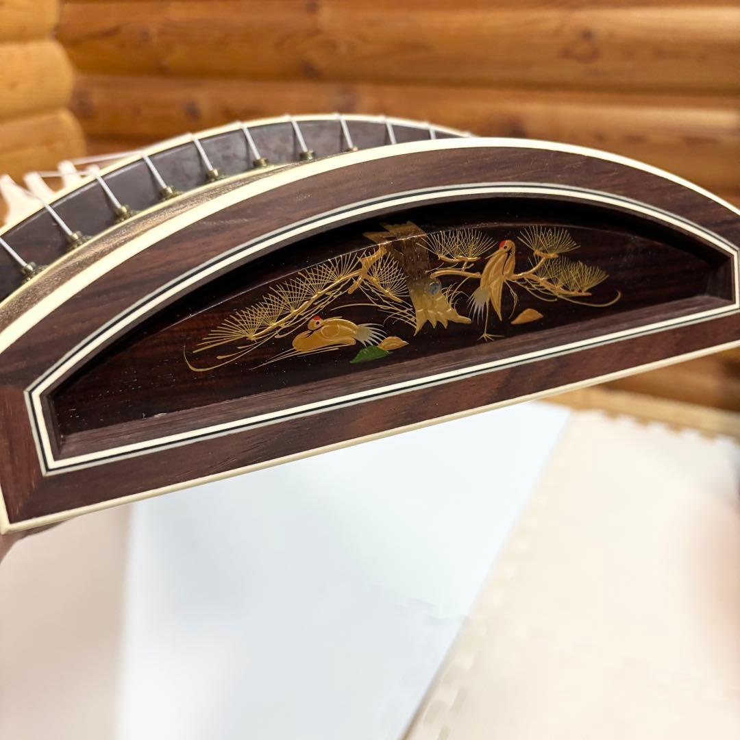 琴 十三弦 金蒔絵 並甲 すだれ彫り 13弦 和楽器 - メルカリ