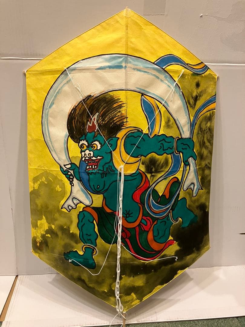 カイト　糸巻き付き　和凧　実際に揚がる　手描き日本の伝統六角凧　揚げ方説明書あり