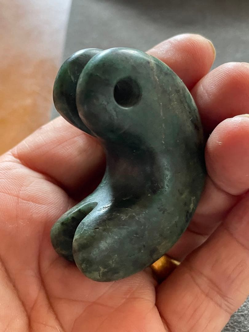 古墳時代前期 合わせ勾玉 翡翠 飛騨翡翠 碧玉 出土品。 - メルカリ