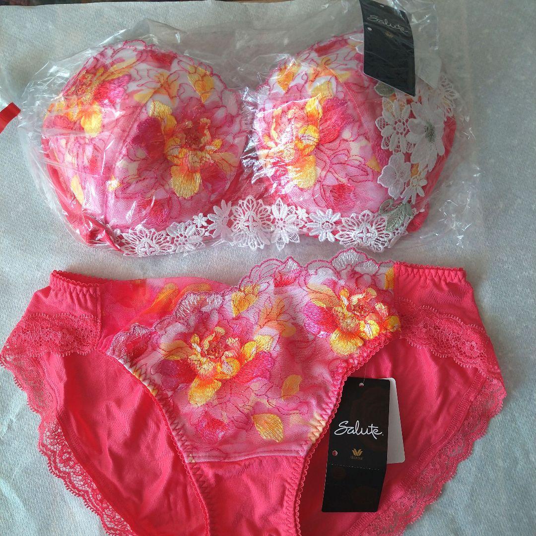 【本日限定お値下げ】匿名配送【新品タグ付き】サルート51 ブラ＆ショーツ