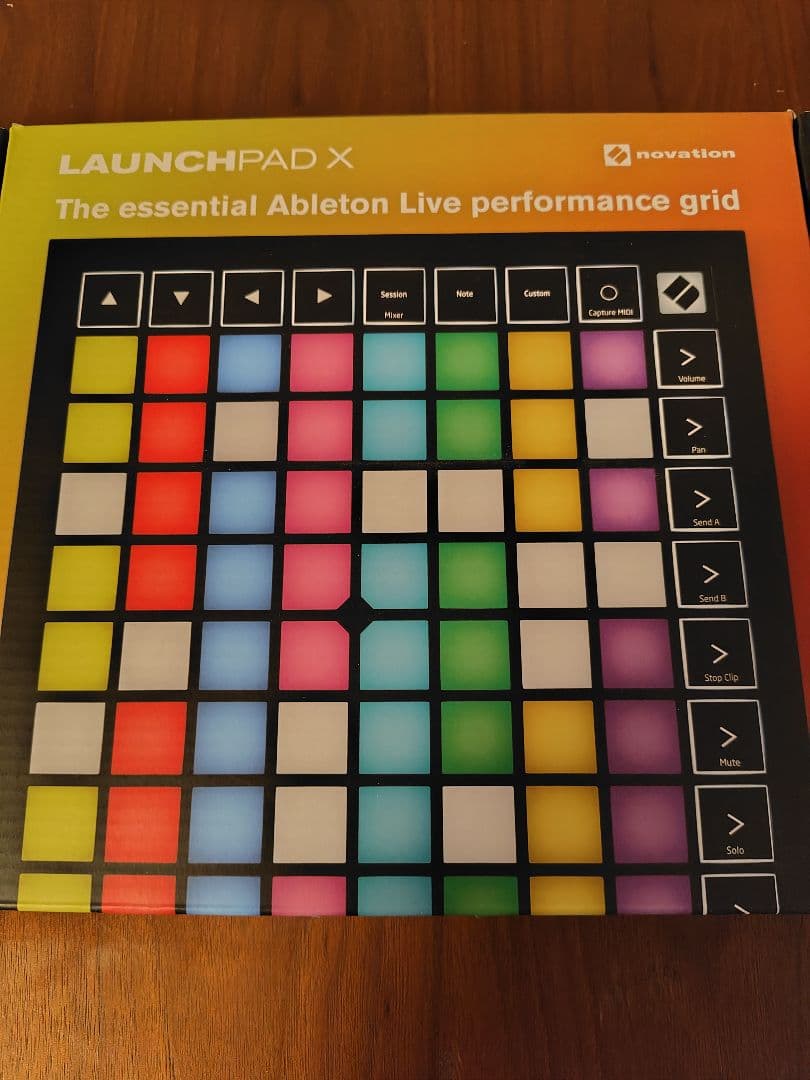 novation Launchpad X MIDIパッド